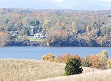 new-york/hudson-valley/attraction/poets-walk-park