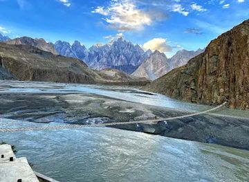 pakistan/northern-areas/attraction/hot-spring