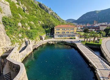 montenegro/bay-of-kotor/attraction/gurdic-gate
