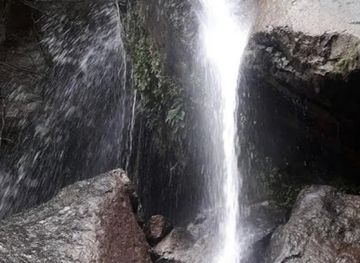 honduras/santa-barbara-region/attraction/chorro-y-cueva-la-golondrina