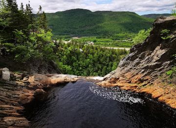canada/gros-morne-national-park/attraction/steady-brook-falls