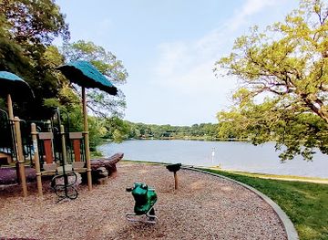 michigan/kalamazoo/attraction/woods-lake-park