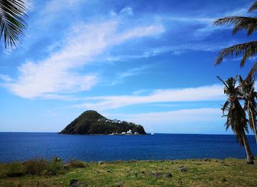 philippines/luzon/attraction/maniuaya-island