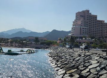 united-arab-emirates/dibba-al-fujairah/attraction/aqua-bounce-fujairah