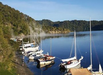 new-zealand/rotorua/attraction/hot-water-beach-campsite