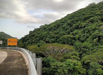 el-salvador/puerto-la-libertad/attraction/curva-del-papaturro