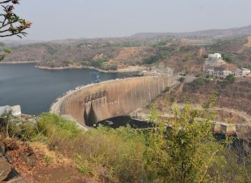 zimbabwe/mana-pools-national-park/attraction/kariba-dam