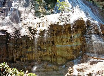 indonesia/central-papua/attraction/karmon-waterfall
