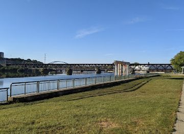 illinois/rockford/attraction/davis-park-at-founders-landing