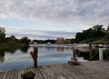 michigan/st-joseph/attraction/captain-hook-s-par-te-tyme-charters