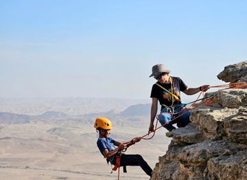 israel/negev-desert/attraction/desert-tracks