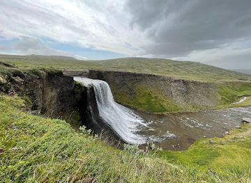 iceland/northwestern-region/attraction/hvitserkur-waterfall