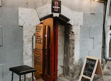 georgia/mtskheta/attraction/red-door-bar