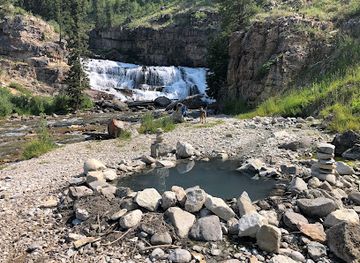 wyoming/wind-river-range/attraction/granite-falls-hot-springs