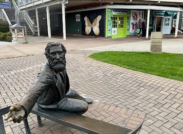 canada/charlottetown/attraction/william-henry-pope-statue