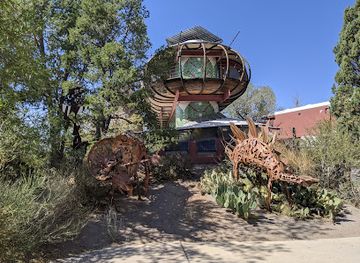 new-mexico/north-central-new-mexico/attraction/spaceship-ufo-house