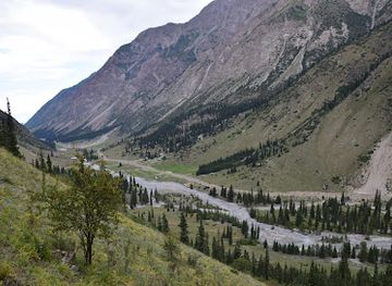 kyrgyzstan/jety-oguz-valley/attraction/barskoon-waterfall-valley-camp