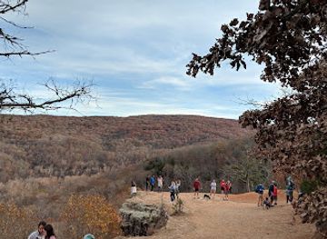 arkansas/devil-s-den-state-park/attraction/yellow-rock-overlook