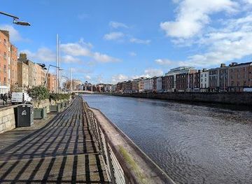 ireland/dublin/attraction/liffey-boardwalk