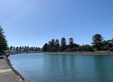 australia/western-district/attraction/martins-point