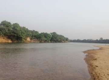 guinea/faranah/attraction/rokel-river-beach