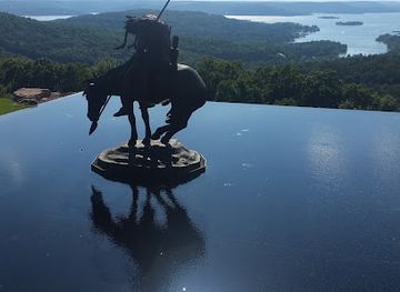 missouri/table-rock-lake/attraction/veterans-memorial-museum