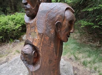 czechia/jizera-mountains/attraction/drevena-socha-kdo-prezije