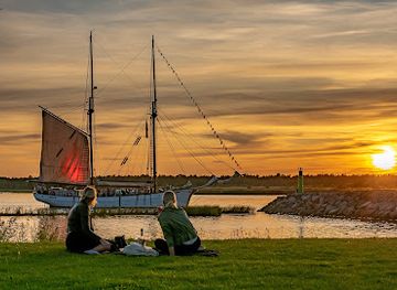estonia/kuressaare/attraction/abruka-elamusreisid-adventure-island-ship-tours
