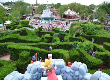 france/ile-de-france/attraction/alice-s-curious-labyrinth