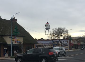 california/central-california/attraction/swedish-coffee-pot-water-tower-and-public-park