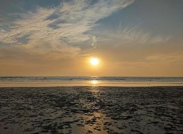 pakistan/karachi/attraction/seaview-beach