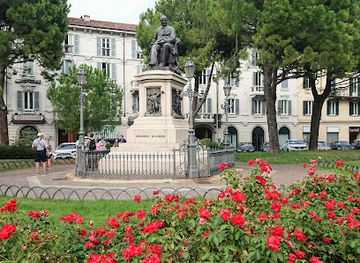italy/brianza/attraction/monument-of-manzoni