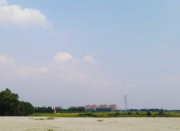 bangladesh/dhaka-division/attraction/ashulia-turag-river-mini-beach