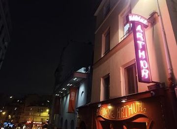 france/paris/attraction/madame-arthur