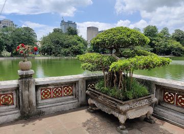 vietnam/hanoi/hoan-kiem-district/attraction/hoan-kiem-lake