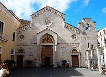 italy/sorrento/attraction/cathedral-of-saints-philip-and-james