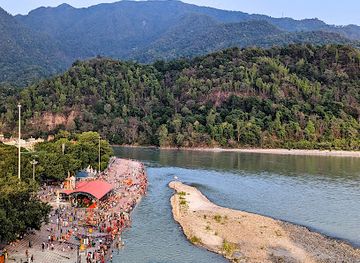 india/rishikesh/ram-jhula/attraction/triveni-ghat-rishikesh