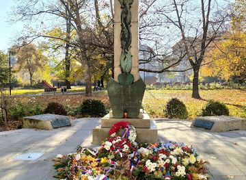 czechia/ostrava/attraction/pamatnik-osvoboditelu