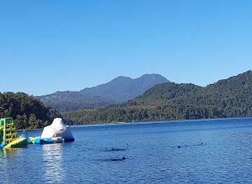 chile/tierra-del-fuego/attraction/playa-las-hadas-lago-colico