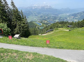 austria/kitzbuhel/attraction/tribune-hahnkammabfahrt