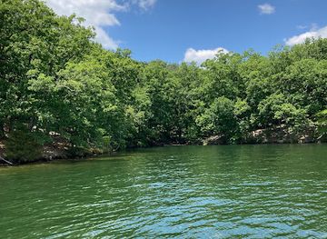 missouri/lake-of-the-ozarks/attraction/cabbage-cove