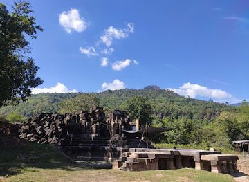 laos/champasak/attraction/prasat-hong-nang-sida