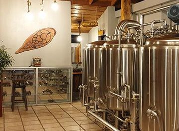 costa-rica/manuel-antonio-national-park/attraction/cerveceria-bar-y-restaurante-chirripoberg