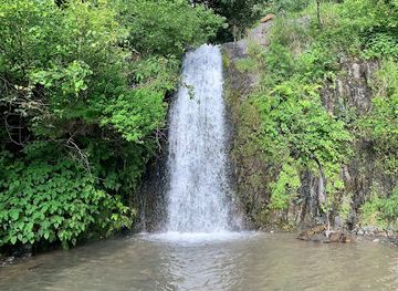 pakistan/khyber-pakhtunkhwa/attraction/namli-maira-waterfall-and-picnic-point
