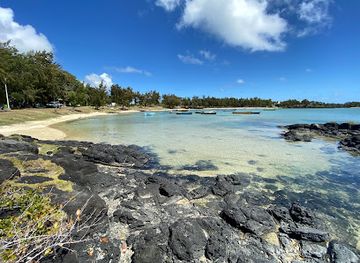 mauritius/grand-gaube/attraction/melville-public-beach