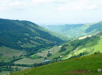 france/auvergne-volcanoes/attraction/tourist-office-and-the-auvergne-volcanoes-park