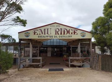 australia/kangaroo-island/attraction/emu-ridge-eucalyptus-oil-distillery