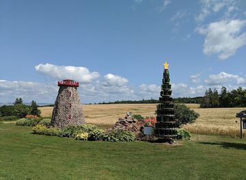 canada/prince-edward-island-national-park/attraction/hannah-s-bottle-village