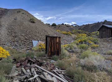 nevada/walker-lake/attraction/berlin-ichthyosaur-state-park