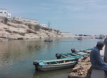 oman/ash-sharqiyah-south-governorate/attraction/water-fall-cave-shab